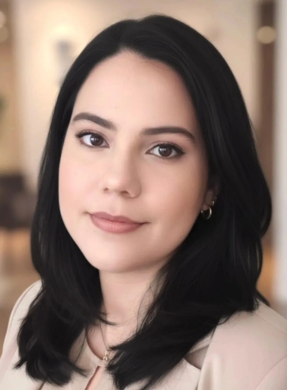 Dra. Lenise Pessoa, advogada de Direito Bancário